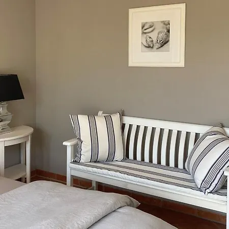 Apartment Large Comfortable By The Sea Bastorf