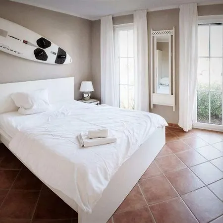 Large Comfortable By The Sea Apartment Bastorf