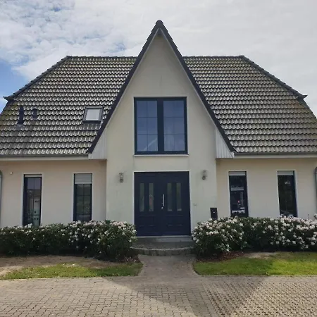 Apartment Large Comfortable By The Sea Bastorf