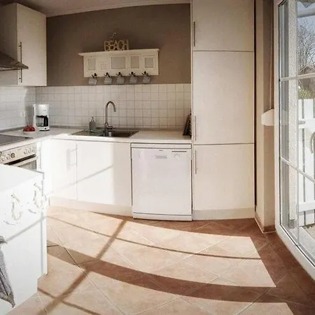 Apartment Large Comfortable By The Sea
