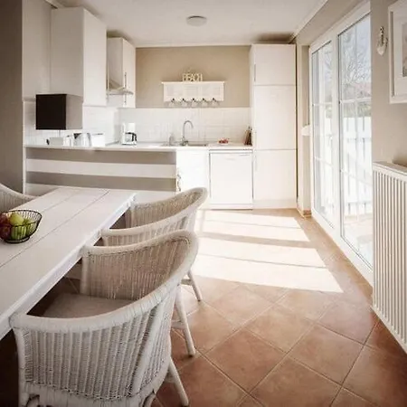 Apartment Large Comfortable By The Sea