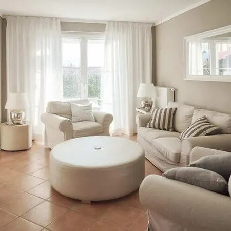 Apartment Large Comfortable By The Sea